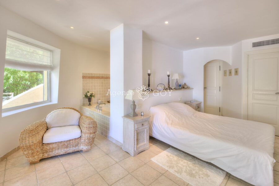 Maison à vendre à Rayol-Canadel-sur-Mer — Vue mer — photo 5