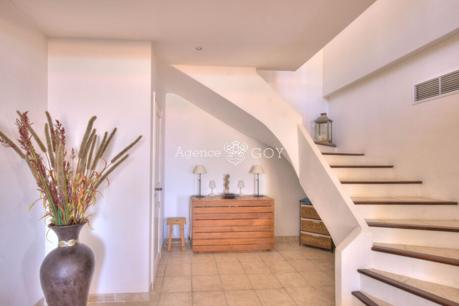 Maison à vendre à Rayol-Canadel-sur-Mer — Vue mer — photo 8