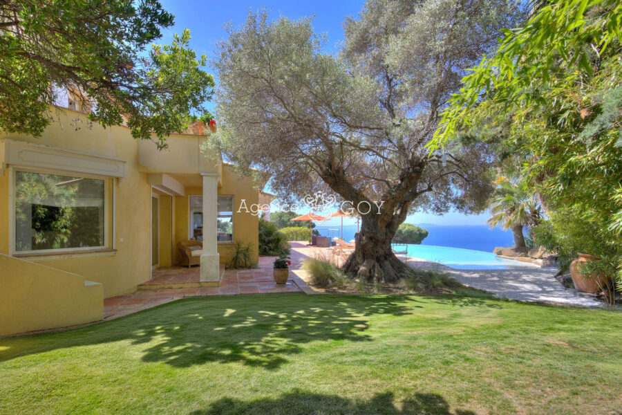 Maison à vendre à Rayol-Canadel-sur-Mer — Vue mer — photo 4