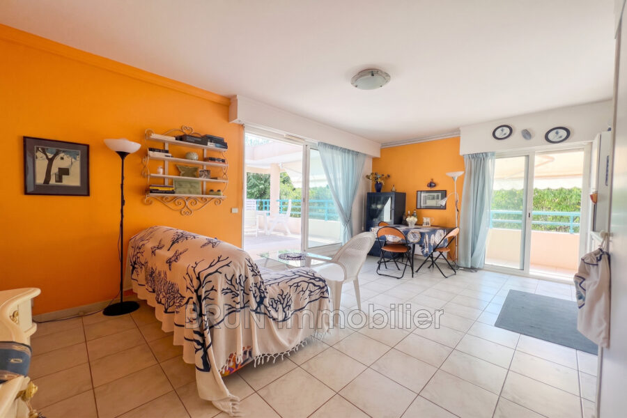 Appartement à vendre à Antibes — Vue parc & jardin — photo 3