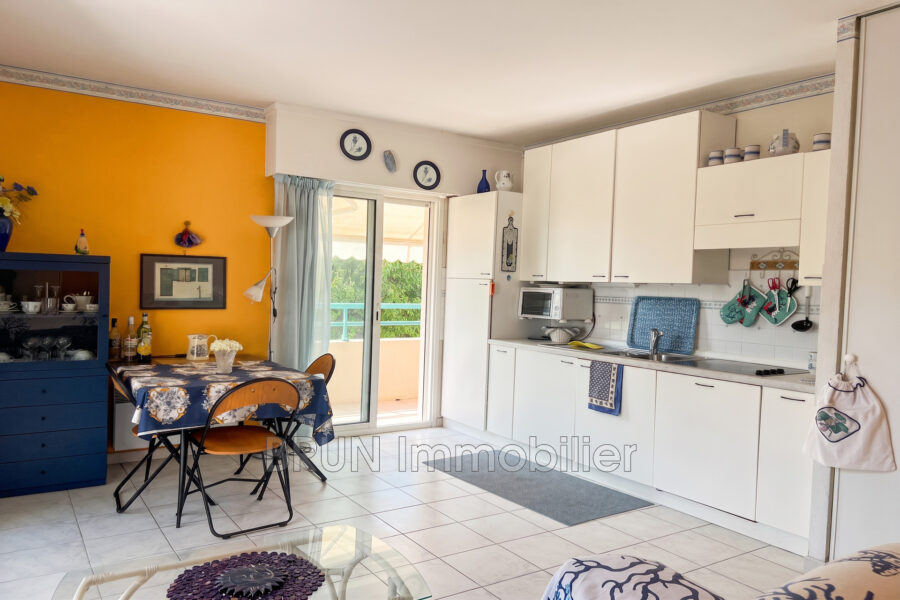 Appartement à vendre à Antibes — Vue parc & jardin — photo 5