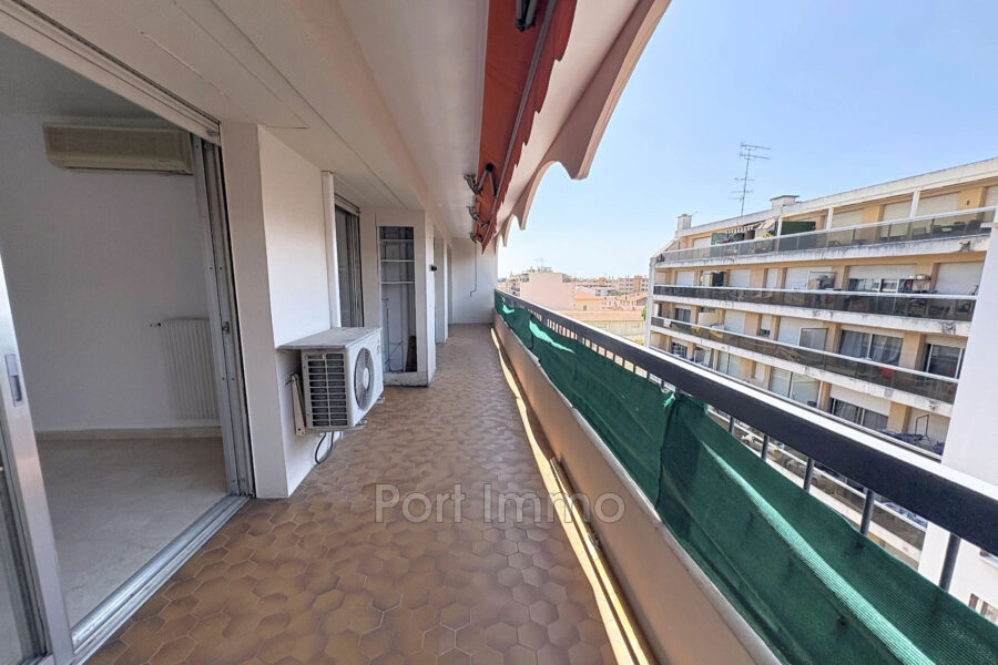 Appartement à vendre à Cagnes-sur-Mer — Vue sur la ville — photo 3