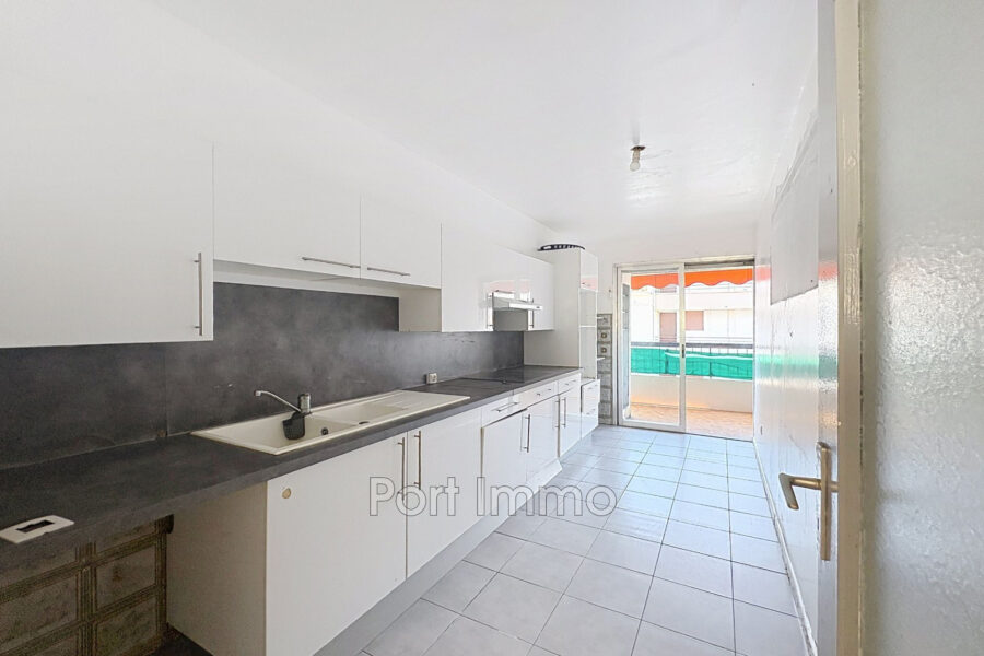 Appartement à vendre à Cagnes-sur-Mer — Vue sur la ville — photo 6