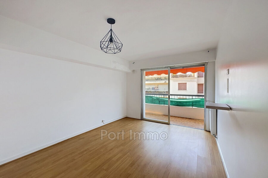 Appartement à vendre à Cagnes-sur-Mer — Vue sur la ville — photo 11