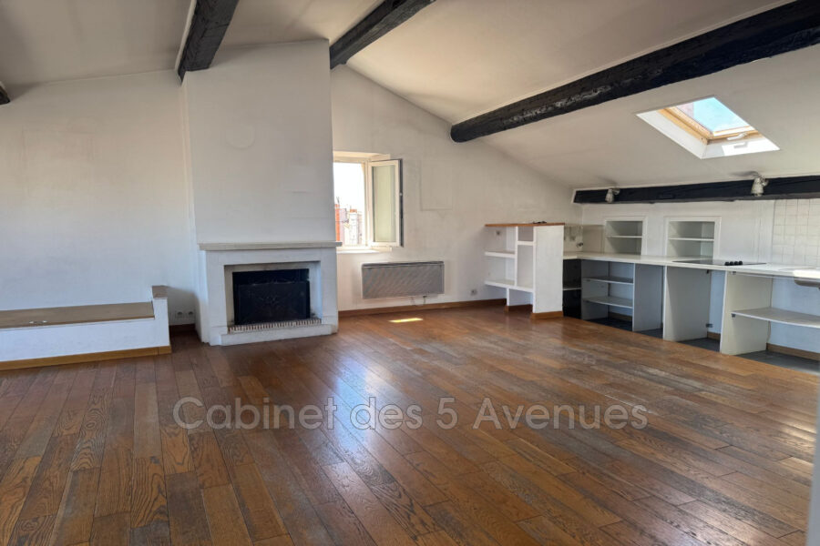 Appartement à vendre à Marseille 1er arrondissement — Vue sur la ville — photo 3