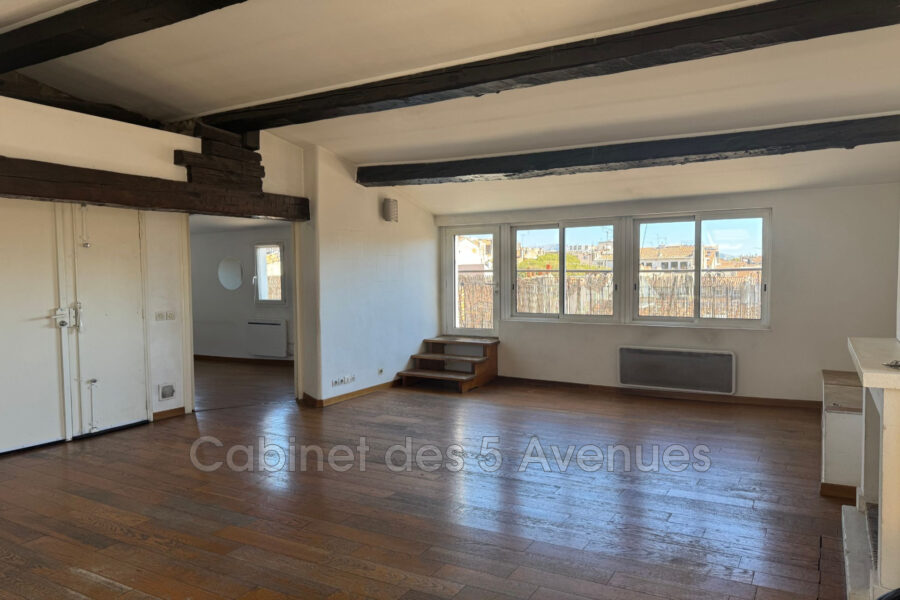Appartement à vendre à Marseille 1er arrondissement — Vue sur la ville — photo 4
