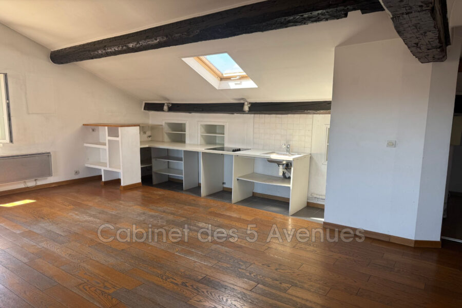 Appartement à vendre à Marseille 1er arrondissement — Vue sur la ville — photo 5