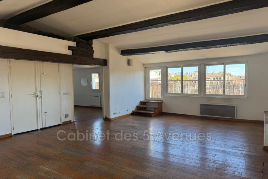 Appartement à vendre à Marseille 1er arrondissement — Vue sur la ville — photo 7