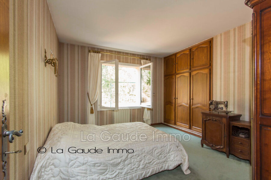 Maison à vendre à La Gaude — Vue montagne — photo 14
