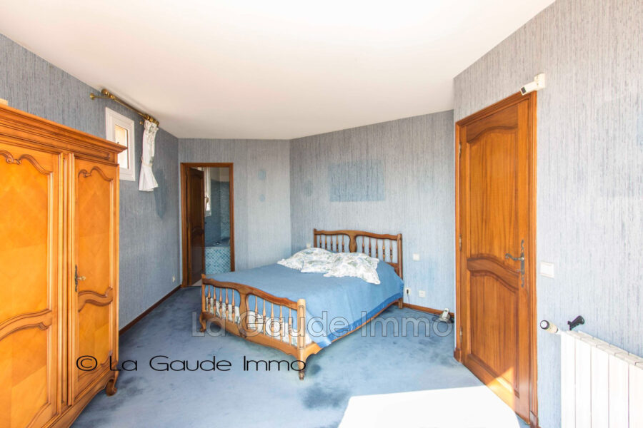 Maison à vendre à La Gaude — Vue montagne — photo 16