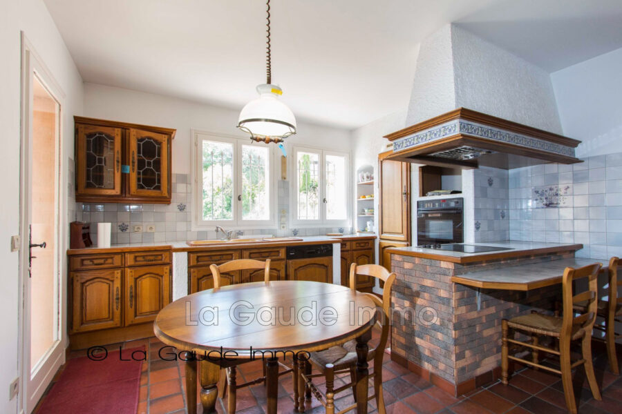 Maison à vendre à La Gaude — Vue montagne — photo 12
