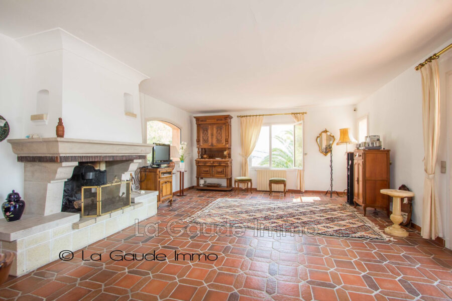Maison à vendre à La Gaude — Vue montagne — photo 8