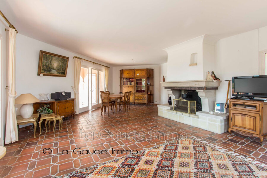 Maison à vendre à La Gaude — Vue montagne — photo 10