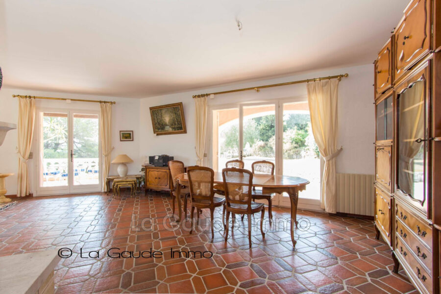 Maison à vendre à La Gaude — Vue montagne — photo 11