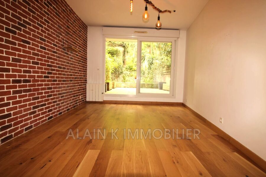 Appartement à vendre à Chaville — Vue parc & jardin — photo 2
