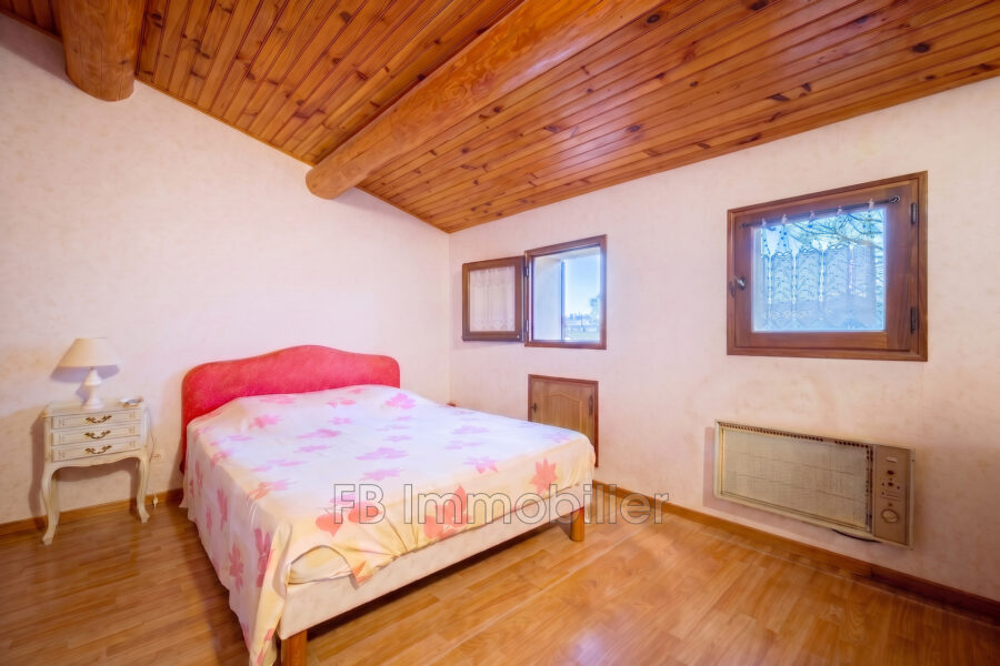 Maison à vendre à Eyguières — Vue parc & jardin — photo 15