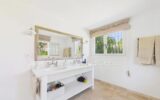 Maison à vendre à Roquefort-les-Pins — Vue parc & jardin — photo 15