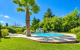 Maison à vendre à Roquefort-les-Pins — Vue parc & jardin — photo 1