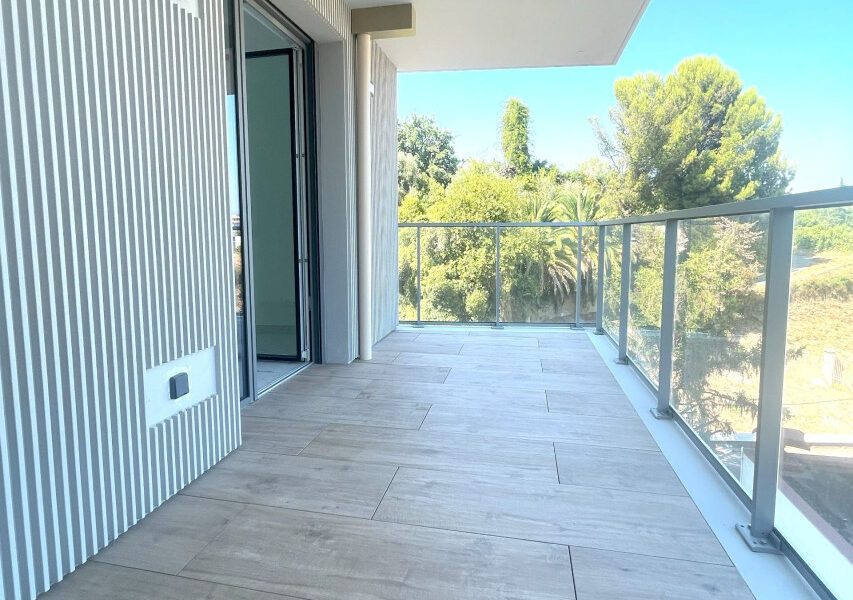 Appartement à vendre à Saint-Laurent-du-Var — Vue mer — photo 3