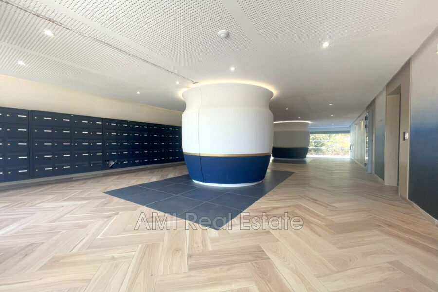 Appartement à vendre à Saint-Laurent-du-Var — Vue mer — photo 10