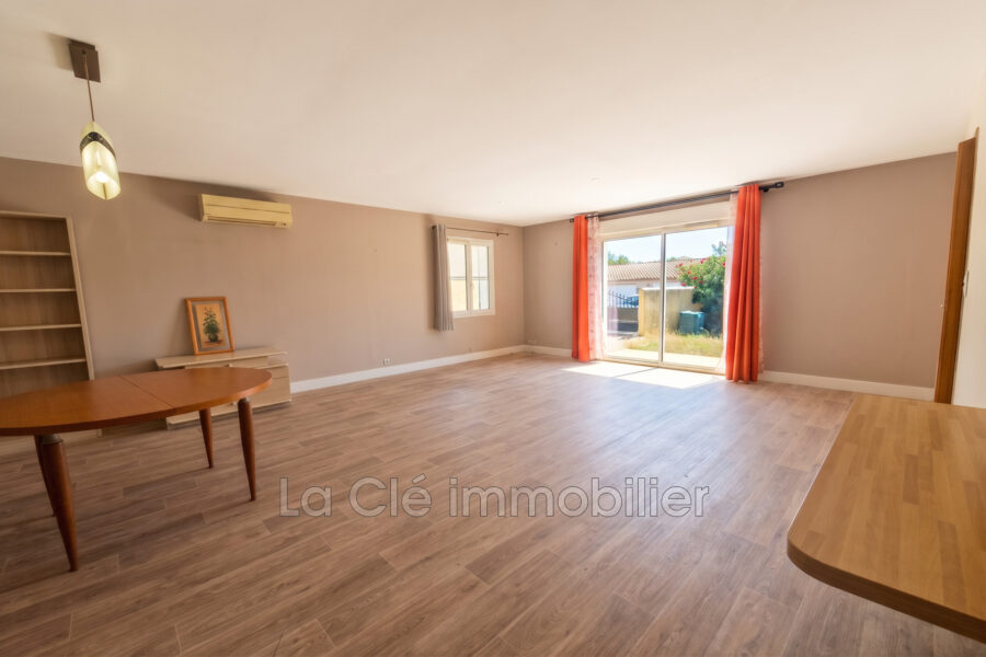 Maison à vendre à Aigues-Mortes — Vue parc & jardin — photo 7
