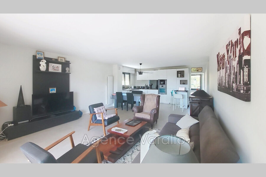 Appartement à louer à Juan-les-Pins — Vue mer — photo 5