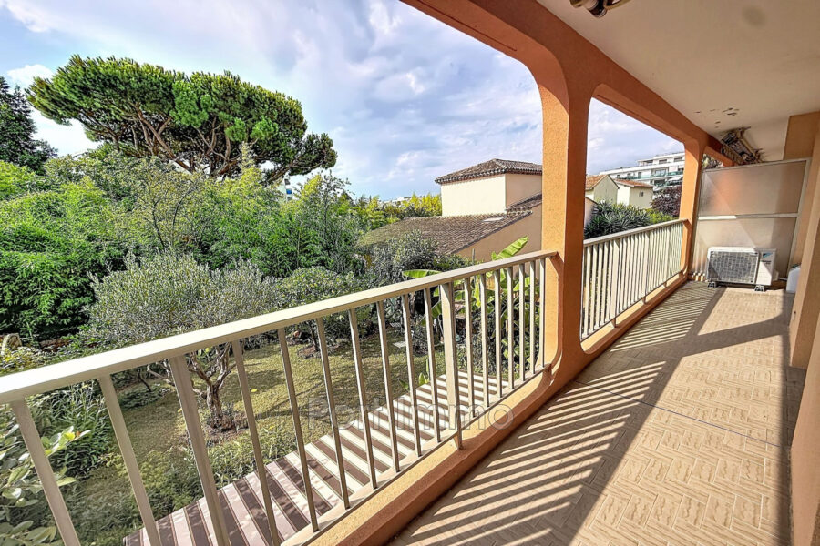 Appartement à vendre à Cagnes-sur-Mer — Vue parc & jardin — photo 1