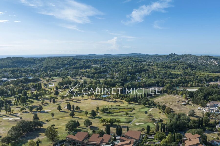 Appartement à vendre à Châteauneuf-Grasse — Vue golf — photo 1