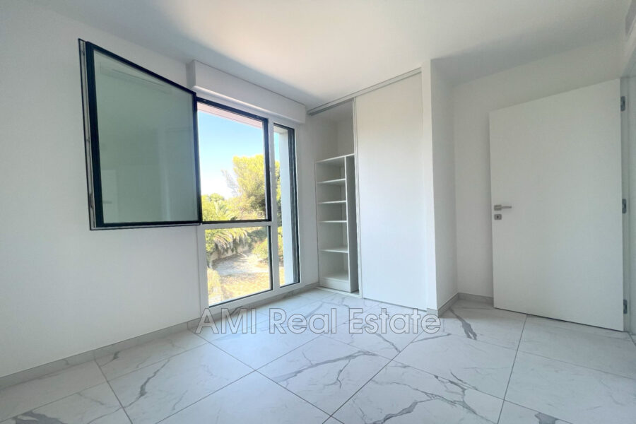Appartement à vendre à Saint-Laurent-du-Var — Vue mer — photo 7
