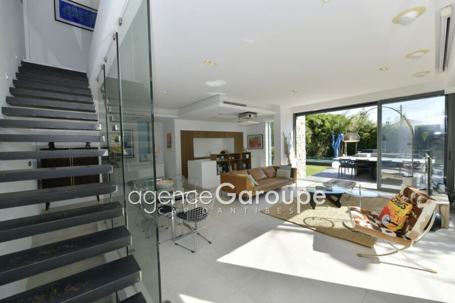 Maison à vendre à Cap-d&rsquo;Antibes — Vue parc & jardin — photo 5