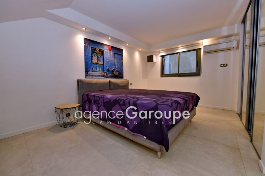 Maison à vendre à Cap-d&rsquo;Antibes — Vue parc & jardin — photo 11