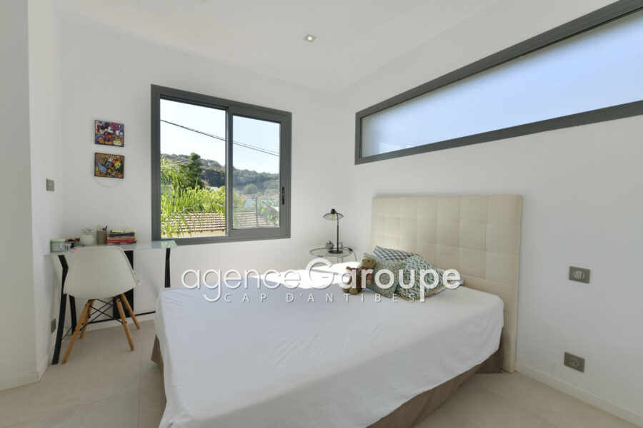 Maison à vendre à Cap-d&rsquo;Antibes — Vue parc & jardin — photo 10
