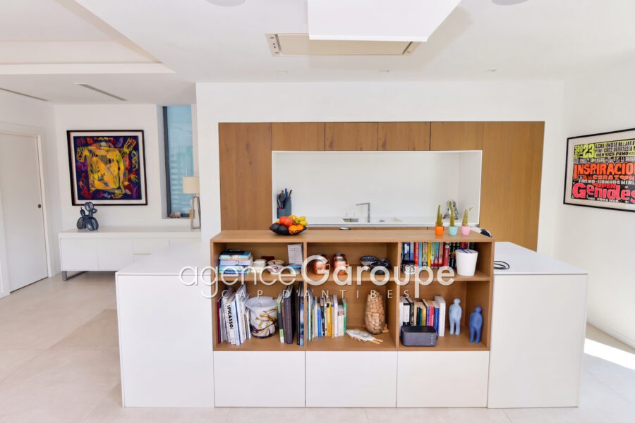 Maison à vendre à Cap-d&rsquo;Antibes — Vue parc & jardin — photo 3