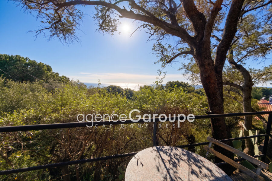 Maison à vendre à Antibes — Vue mer — photo 1