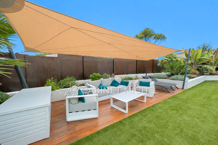 Maison à vendre à Roquefort-les-Pins — Vue montagne — photo 4