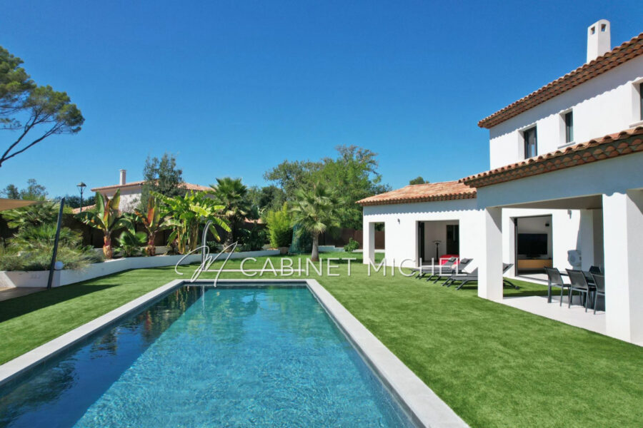 Maison à vendre à Roquefort-les-Pins — Vue montagne — photo 3