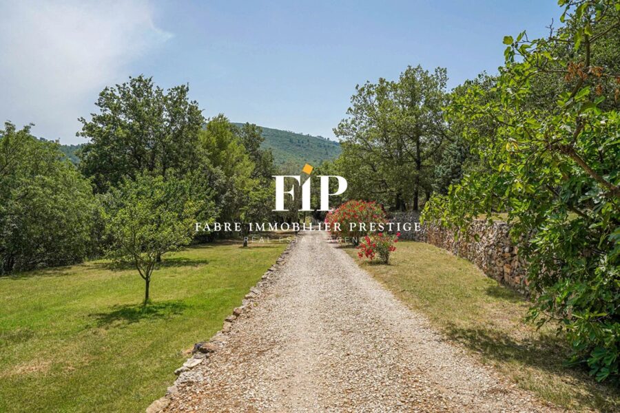 Maison à vendre à Saint-maximin-la-sainte-baume — Vue nature — photo 17