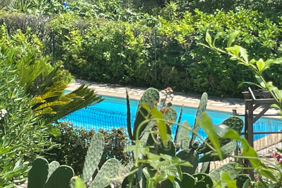Maison à vendre à Le Rouret — Vue mer — photo 2