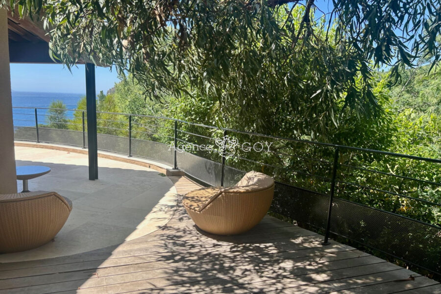 Maison à vendre à Rayol-Canadel-sur-Mer — Vue mer — photo 9