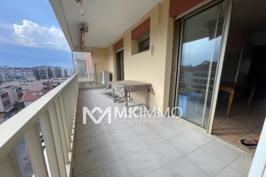 Appartement à vendre à Saint-Laurent-du-Var — Vue sur la ville — photo 6