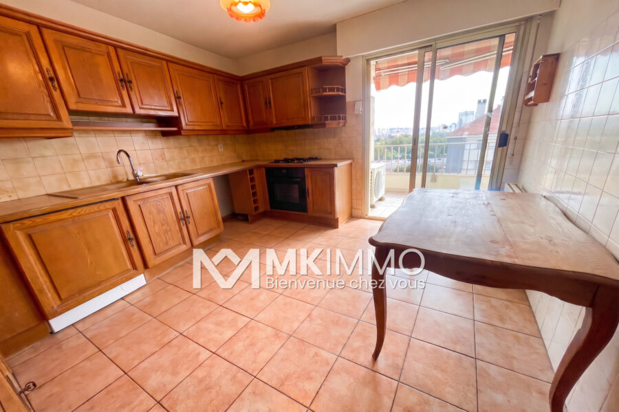 Appartement à vendre à Saint-Laurent-du-Var — Vue sur la ville — photo 3