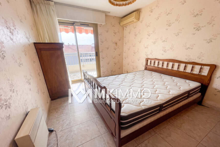 Appartement à vendre à Saint-Laurent-du-Var — Vue sur la ville — photo 4