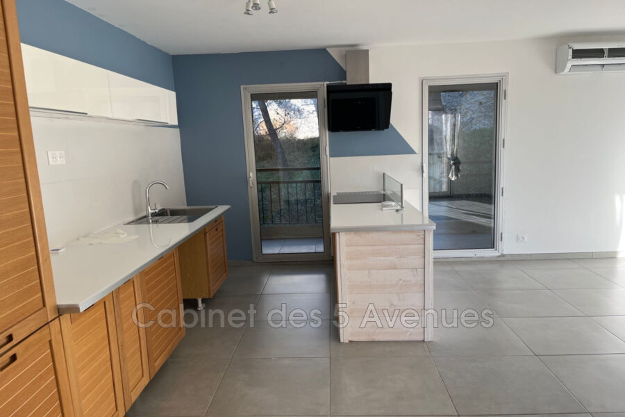 Appartement à vendre à Marseille 13e arrondissement — Vue parc & jardin — photo 3