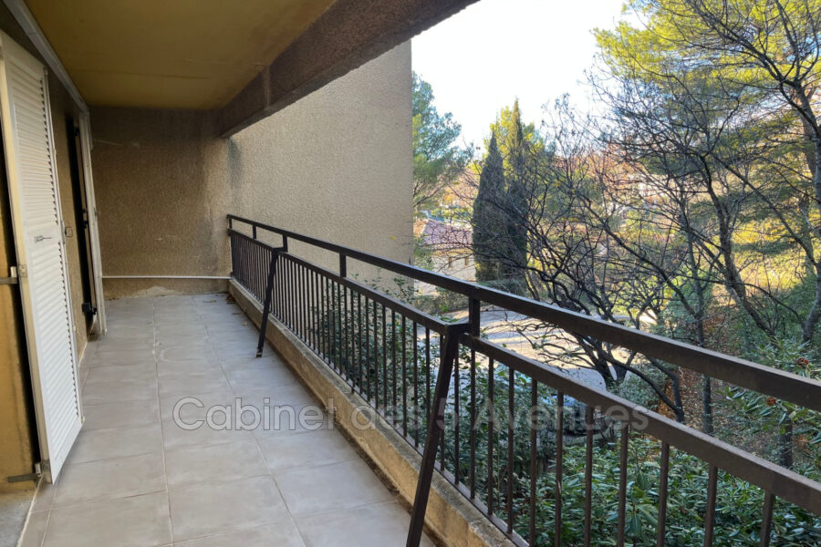 Appartement à vendre à Marseille 13e arrondissement — Vue parc & jardin — photo 1