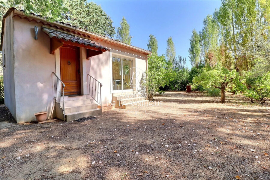 Maison à vendre à Saint-Maximin-la-Sainte-Baume — Vue nature — photo 2