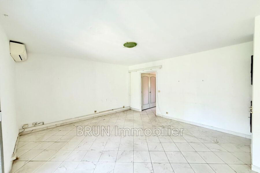 Appartement à vendre à Antibes — Vue parc & jardin — photo 6