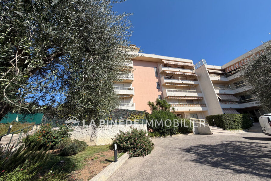 Appartement à vendre à Cagnes-sur-Mer — Vue parc & jardin — photo 7