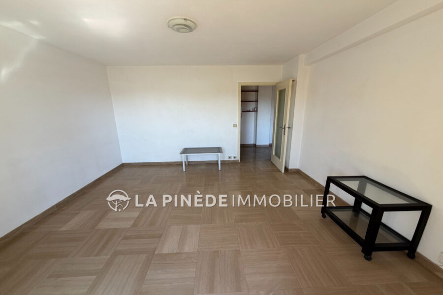 Appartement à vendre à Cagnes-sur-Mer — Vue parc & jardin — photo 4