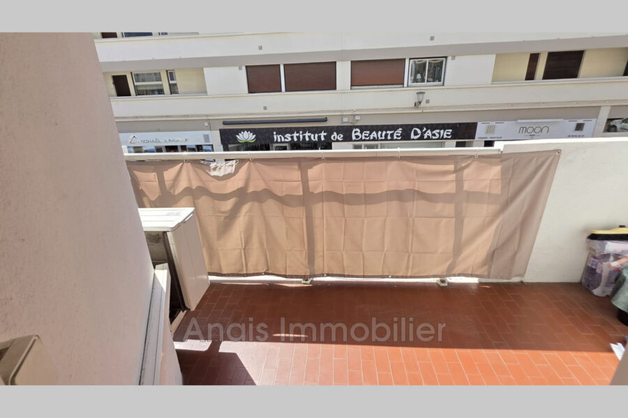 Appartement à vendre à Sainte-Maxime — Vue sur la ville — photo 1