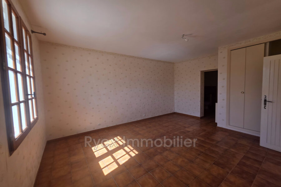 Maison à vendre à Saint-Saturnin-lès-Apt — Vue montagne — photo 13